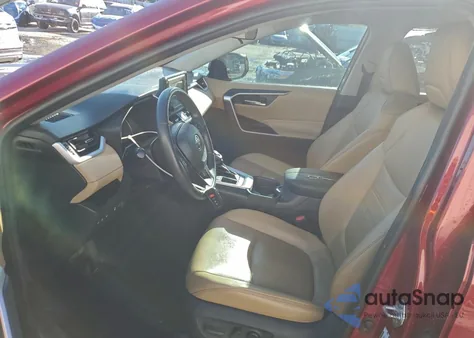 2020 Toyota Rav4 Xle Premium z USA, uszkodzony, nr VIN 2T3C1RFV2LW061268